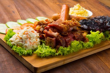 domuz knuckle kaburga ve sosis