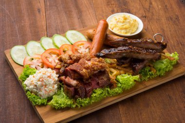 domuz knuckle kaburga ve sosis