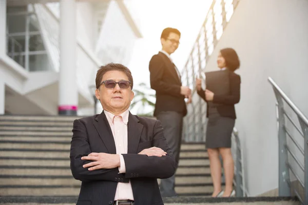 Asian Team Business Meeting Front Modern Office — Stock Photo, Image