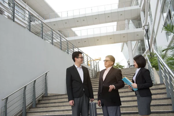 Asian Team Business Meeting Front Modern Office — Stock Photo, Image