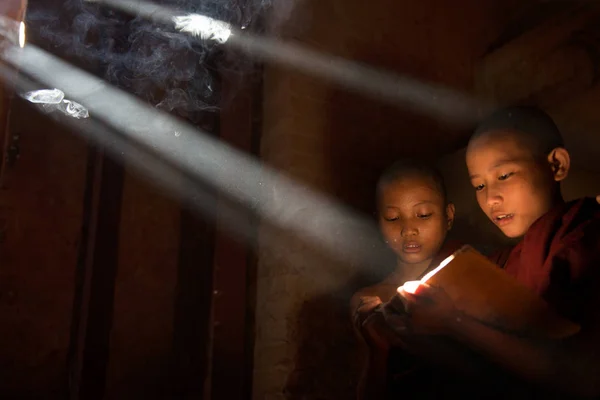 Monks Reading Monastry Sunlight Rays — Stock Photo, Image