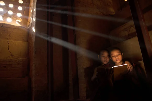 Monks Reading Monastry Sunlight Rays — Stock Photo, Image