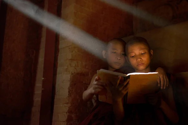 Monks Reading Monastry Sunlight Rays — Stock Photo, Image