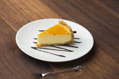 tahta arka plan ile sarı