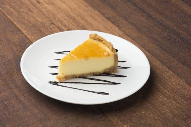 tahta arka plan ile sarı