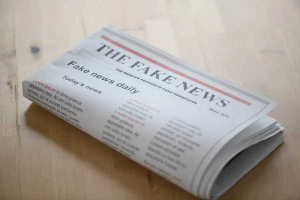 Fake News Paper Table — Stock Photo, Image