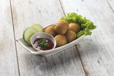 derin kızarmış balık topları 