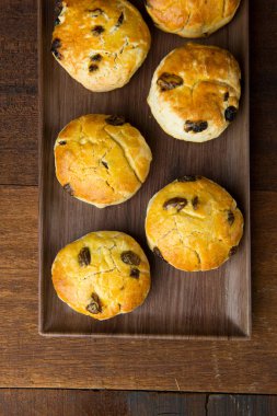 çörekler düz yatıyordu görünümü