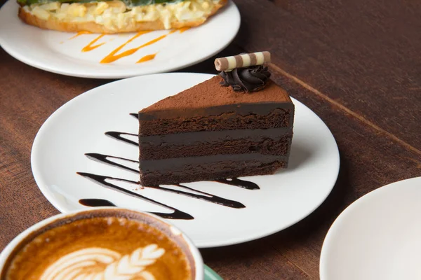 Gâteau Chocolat Noir Avec Fond Bois — Photo