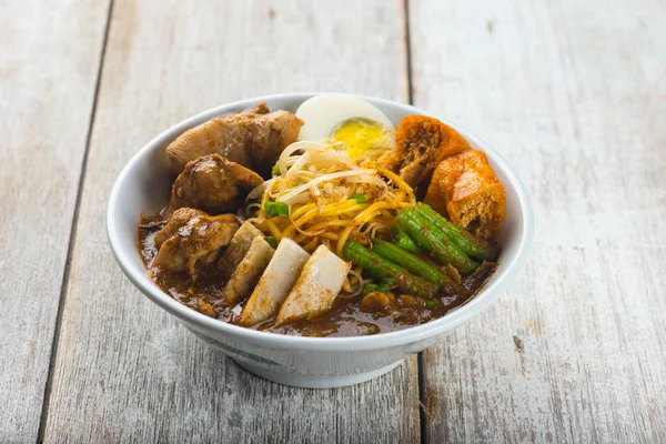 Malaysia Curry Nudel Mit Holz Hintergrund — Stockfoto