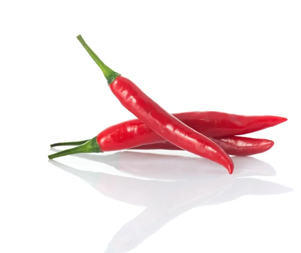 Červené Chilli Papričky Bílém Pozadí — Stock fotografie