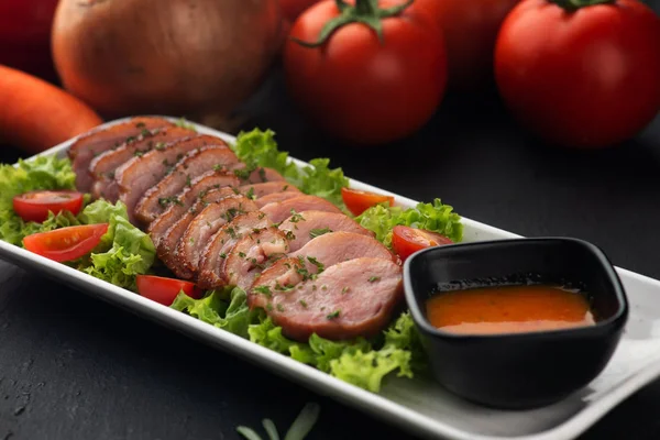 smoked duck with chilli sauce and salad