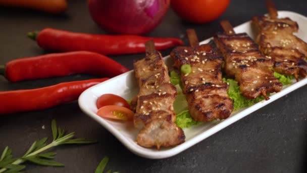 Imagens Close Carne Assada Paus — Vídeo de Stock