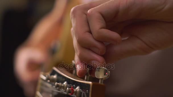Gitarrister händer närbild — Stockvideo