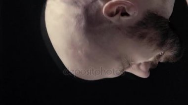 Su altında yüz mans