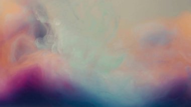 Dört renk mürekkep suya düştü