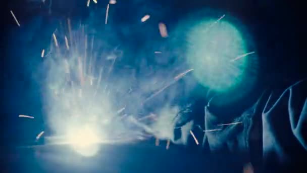 金属業界での仕事で溶接機 — ストック動画