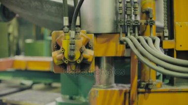 Tank parçası haline otomatik metal basın