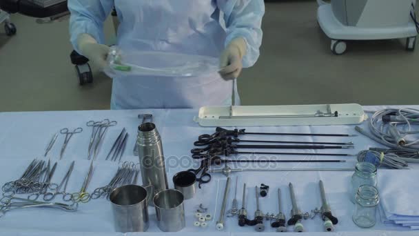 Préparation d'un instrument chirurgical — Video