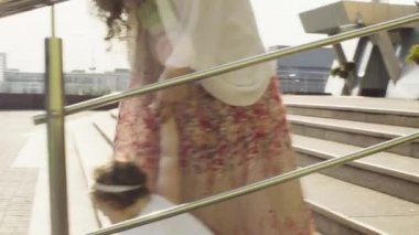 Bebek kız aşağı olacak