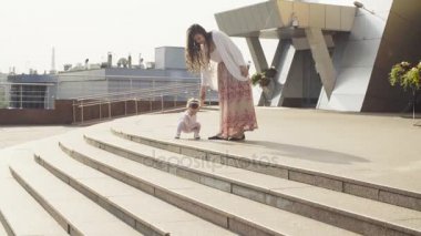 Bebek kız aşağı olacak