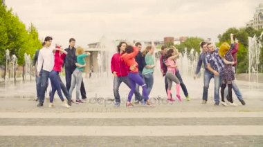 Dans Moskova. Çeşme dans insanlar