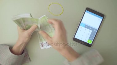 Erkek sayım para eller