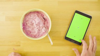 Kahvaltı ve chroma anahtar tablet