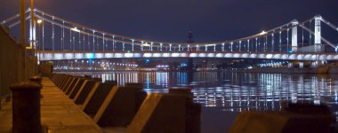 Işıklı köprü Nehri