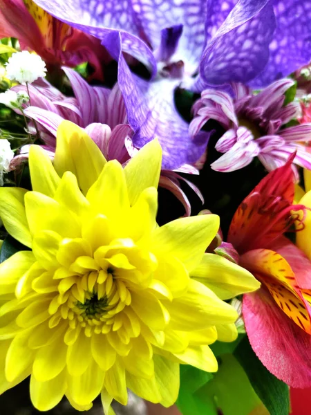 Fundo Flores Bonitas Para Cena Casamento Buquê Flores Mistas — Fotografia de Stock