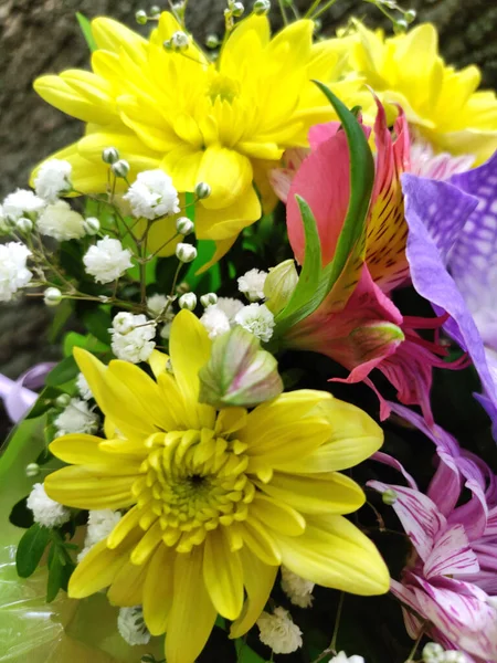 Bloemen Achtergrond Voor Bruiloft Scene Boeket Van Gemengde Bloemen — Stockfoto