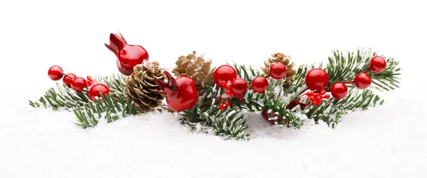 Decoración de la rama de la baya roja de Navidad, bayas de Navidad aisladas —  Fotos de Stock