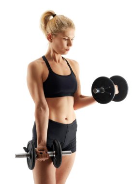 Pazı kıvırmak yapıyor fitness kız