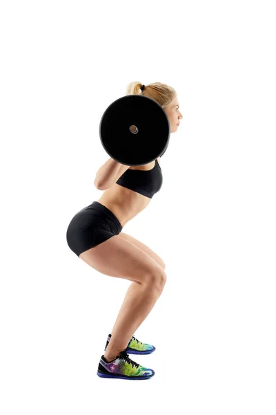 Fitness tjej gör barbell knäböj — Stockfoto