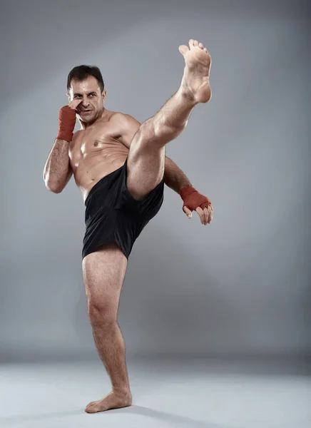 Kickbox fighter training — Stock Photo, Image