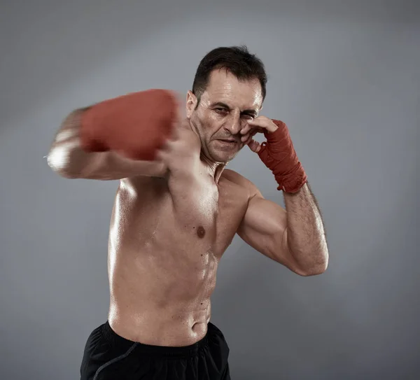 Kickbox fighter in palestra — Foto Stock