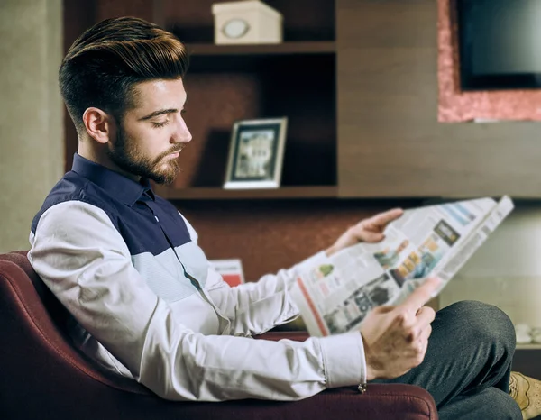 Joven barbudo — Foto de Stock