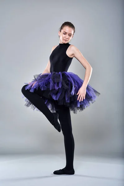 Young ballerina dance — Stock Photo, Image