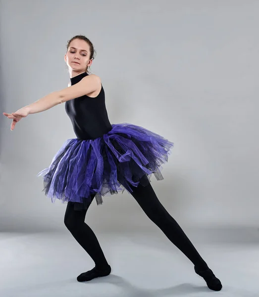 Young ballerina dance — Stock Photo, Image