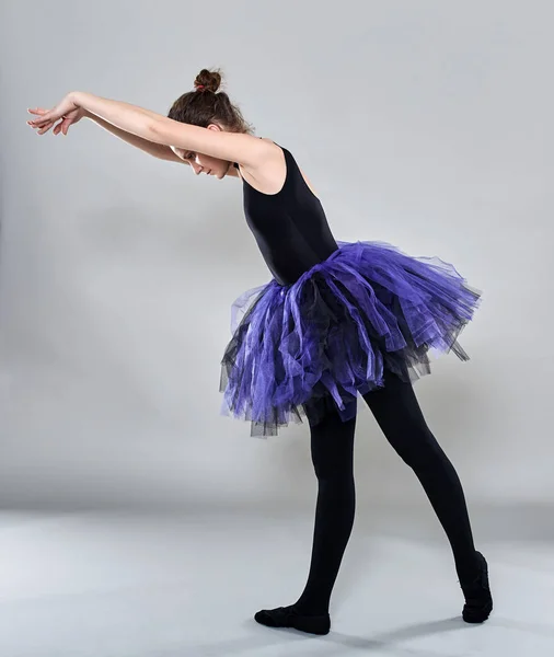 Bailarina joven danza —  Fotos de Stock