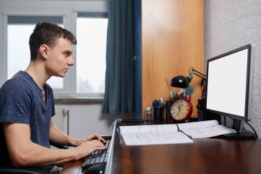 Bilgisayar ile ödev genç