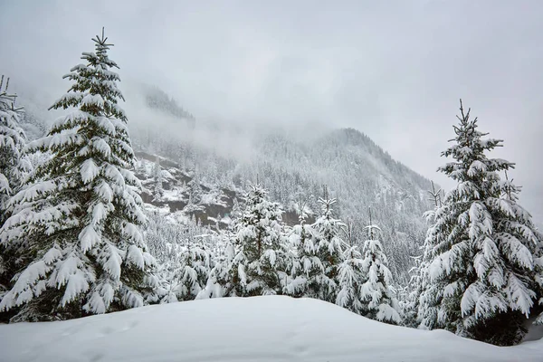 Invierno paisaje alpino — Foto de Stock