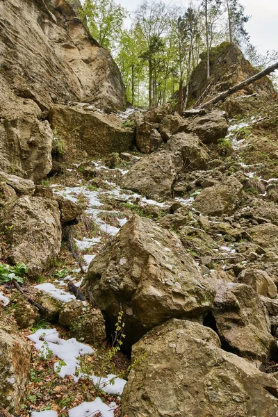 Аваланч величезних скель — стокове фото