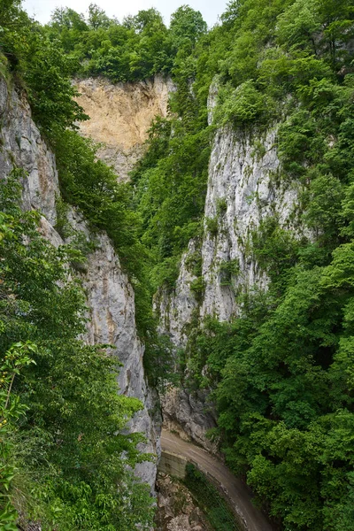 Гора гравійної дорозі — стокове фото