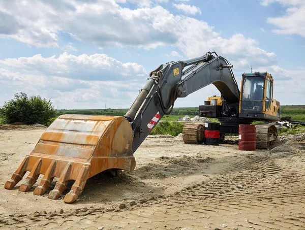 Excavator at digging site — Stock Photo, Image