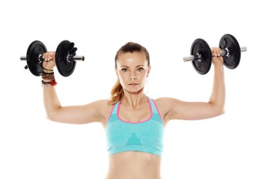 kadının omuz egzersiz yapması