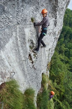 insanlar dağlarda tırmanma