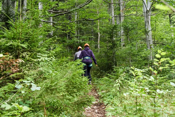 Ludzie z via ferrata sprzęt — Zdjęcie stockowe