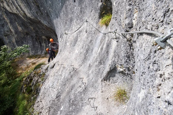 insanlar dağlarda tırmanma