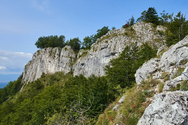 Landscape with limestone mountains — Stock Photo, Image